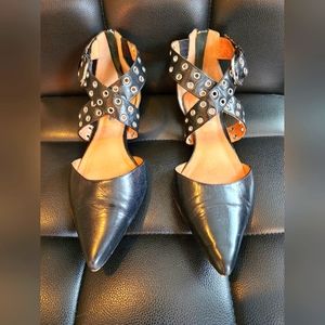 Halogen Flats cross ankle buckles, black -size 8M